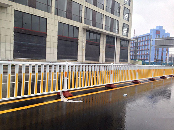 市政鋅鋼護(hù)欄